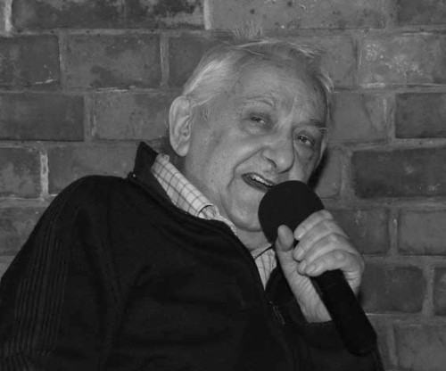 Prof. Józef Hałas podczas wernisażu swojej ostatniej wystawy