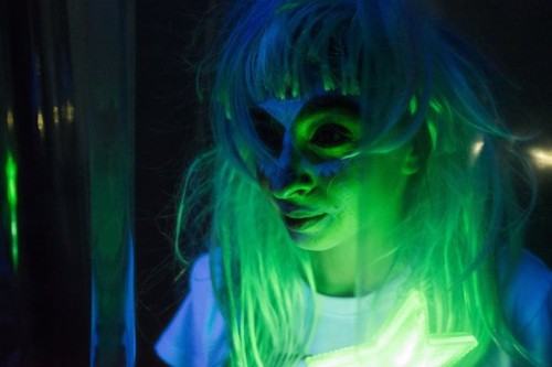 Doktorantka Katedry Scenografii Agnieszka Aleksiejczuk jest autorką scenografii do spektaklu Enterorestes.