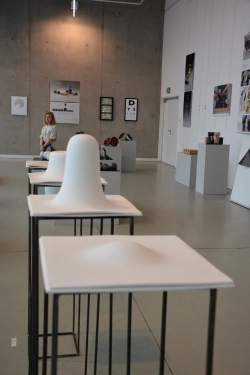 01 WYDZIAŁ CERAMIKI I SZKŁA