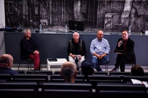 55540198.jpg UKŁADY DYNAMICZNE - 3. Ogólnopolska Konferencja towarzysząca Konkursowi Najlepszych Dyplomów Sztuki Mediów, ASP Wrocław, 17-18 maja 2018.