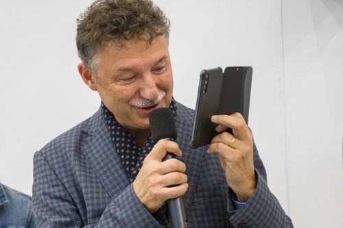 56718436.jpg