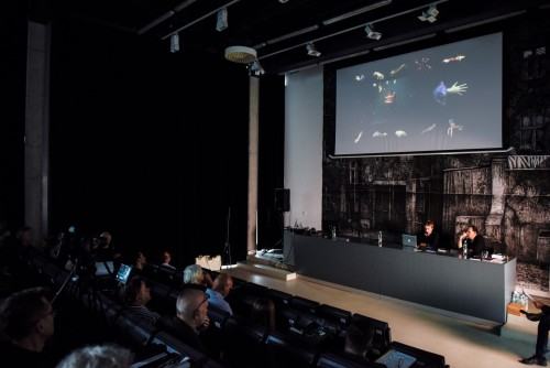 59975314.jpg UKŁADY DYNAMICZNE - 3. Ogólnopolska Konferencja towarzysząca Konkursowi Najlepszych Dyplomów Sztuki Mediów, ASP Wrocław, 17-18 maja 2018.