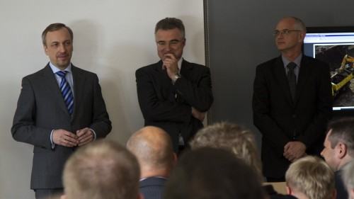 Podpisanie aktu erekcyjnego i wmurowanie kamienia węgielnego pod budowę Centrum Sztuk Użytkowych Centrum Innowacyjności. / foto Paweł Bielawny Podpisanie aktu erekcyjnego i wmurowanie kamienia węgielnego pod budowę Centrum Sztuk Użytkowych Centrum Innowacyjności. / foto Paweł Bielawny