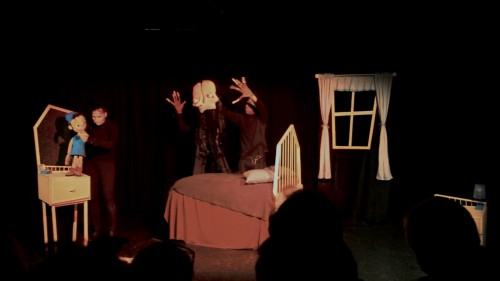 76061716.jpg Agnieszka Nasierowska "Na opak"  reż. Karolina Bartkowiak Scenografia i formy lalkowe  Aleksander Burczyk i Sebastian Siepietowski