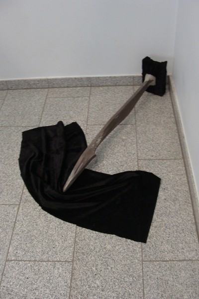 Rzeźby Damiana Gaika w galerii Inkubator Przedsiębiorczości