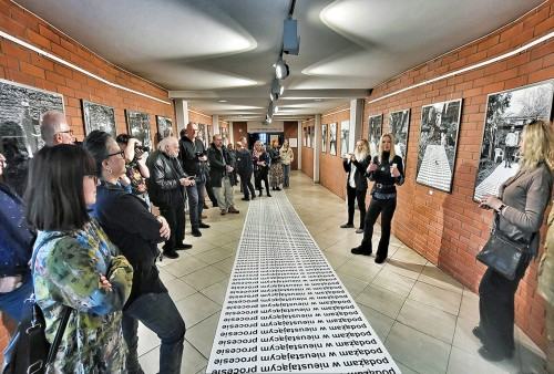 Małgorzata Kazimierczak, GDZIE JEST TO MIEJSCE? Relacja Małgorzata Kazimierczak, GDZIE JEST TO MIEJSCE? Relacja