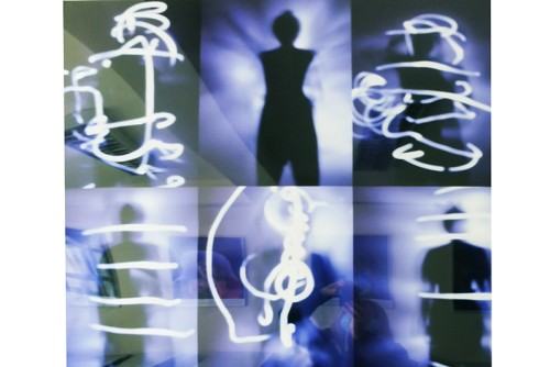 Fragment wystawy fotograficznej  studentów i absolwentów Wydziałów Malarstwa oraz Rzeźby i Mediacji Sztuki w Galerii Lingua