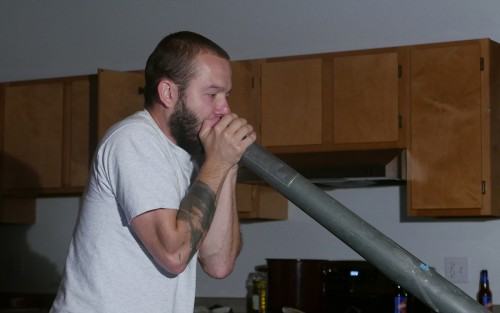 Festiwal i wystawa Obecnie spada się poziomo w Midway Artist Studios w Bostonie