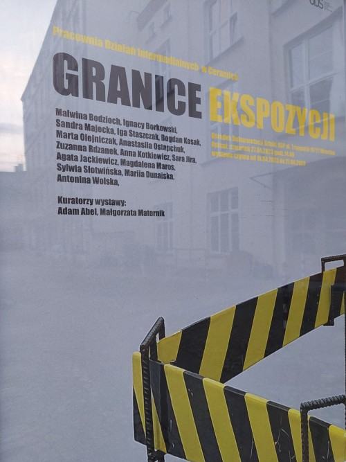 Plakat wystawy / wystawa Granice Ekspozycji / fot. Adam Abel Plakat wystawy / wystawa Granice Ekspozycji / fot. Adam Abel