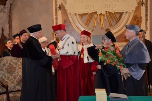 Czesław Zuber - Doktor Honoris Causa ASP we Wrocławiu Czesław Zuber - Doktor Honoris Causa ASP we Wrocławiu