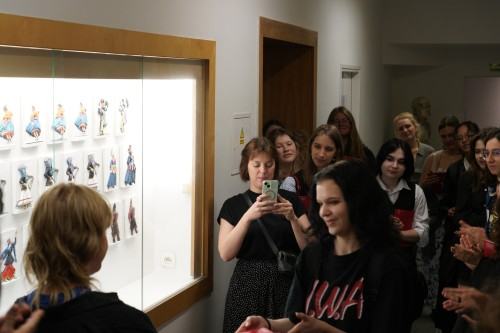 Otwarcie wystawy, pt. Inspiracja polskimi strojami ludowymi w twórczości Zofii Stryjeńskiej Otwarcie wystawy, pt. Inspiracja polskimi strojami ludowymi w twórczości Zofii Stryjeńskiej