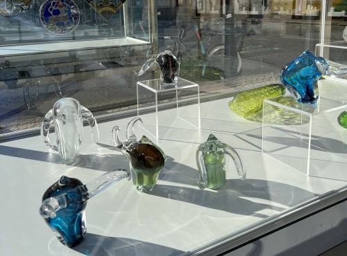 RAZEM - Wydział Ceramiki i Szkła - prezentacja Wydziału Ceramiki i Szkła w gablotach RAZEM - Wydział Ceramiki i Szkła - prezentacja Wydziału Ceramiki i Szkła w gablotach