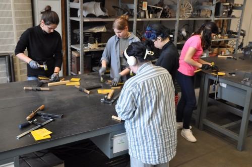 Warsztaty repuserskie dla uczniów z wrocławskiego Liceum Sztuk Plastycznych Warsztaty repuserskie dla uczniów z wrocławskiego Liceum Sztuk Plastycznych