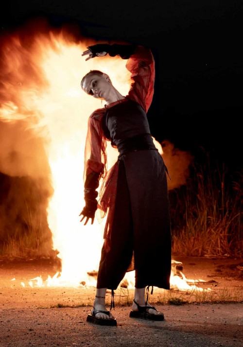 A_Z ja - ubiór jako nośnik tradycji, komunikat wizualny i wyraz twórczej ekspresji A_Z ja - ubiór jako nośnik tradycji, komunikat wizualny i wyraz twórczej ekspresji