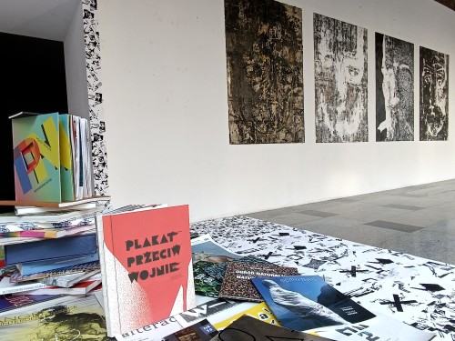 Notes from the present vol. 2 Notes from the present vol. 2