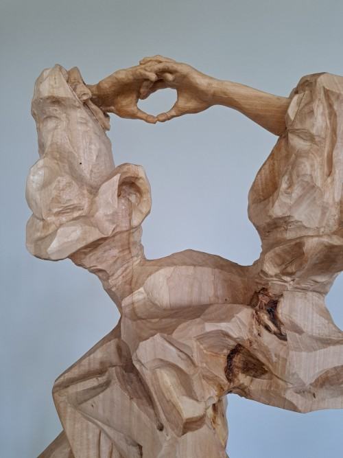 Przestrzeń jest materialna