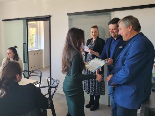 Malarska aranżacja wnętrza Poradni Stomatologii Dziecięcej Malarska aranżacja wnętrza Poradni Stomatologii Dziecięcej