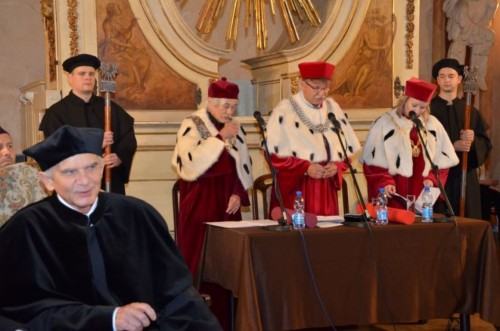 Czesław Zuber - Doktor Honoris Causa ASP we Wrocławiu Czesław Zuber - Doktor Honoris Causa ASP we Wrocławiu