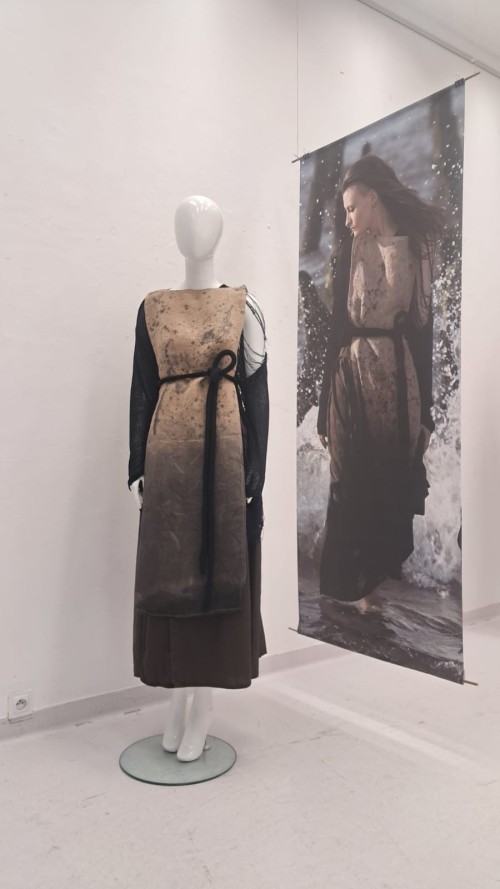 A_Z ja - ubiór jako nośnik tradycji, komunikat wizualny i wyraz twórczej ekspresji A_Z ja - ubiór jako nośnik tradycji, komunikat wizualny i wyraz twórczej ekspresji