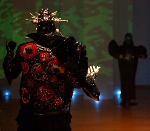 Wirusy, mutacje, kody, Adrian Lewandowski DYPLOM MAGISTERSKI 2023, Katedra Scenografii