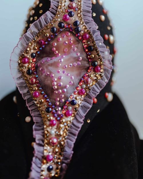 Wirusy, mutacje, kody, Adrian Lewandowski DYPLOM MAGISTERSKI 2023, Katedra Scenografii