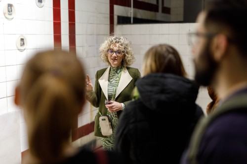 Response of the body under different social structures , Dilay Kocogullari