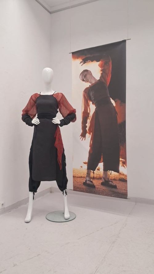 A_Z ja - ubiór jako nośnik tradycji, komunikat wizualny i wyraz twórczej ekspresji A_Z ja - ubiór jako nośnik tradycji, komunikat wizualny i wyraz twórczej ekspresji