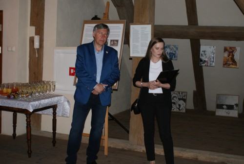 Otwarcie wystawy Studyjne Eksperiencje odbywającej się w ramach Europejskiej Nocy Muzeów w Chojnicach.