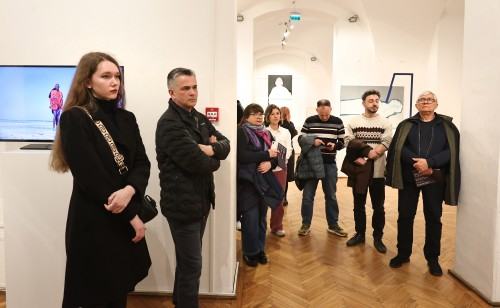 Marta Borgosz & Wojciech Pukocz, Right Here, Right There