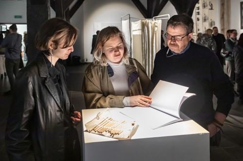 Sympozjum / RYSOWAĆ TERAZ / 11. Międzynarodowa wystawa rysunku studenckiego Sympozjum / RYSOWAĆ TERAZ / 11. Międzynarodowa wystawa rysunku studenckiego