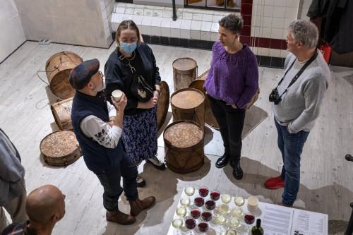 Czarna ziemia_werniaż