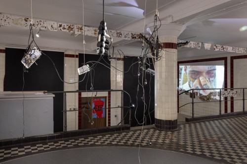 Niko Baisera / ⁓*﹡Wszystkie moje łzy najsłodsze ciepłych ladacznic dłonie ocierają﹡*⁓