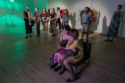 Widok wystawy WORLD(S)