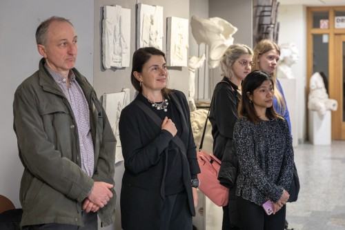 Lila Leń, Joanna Turek: PO …..... MIĘDZY