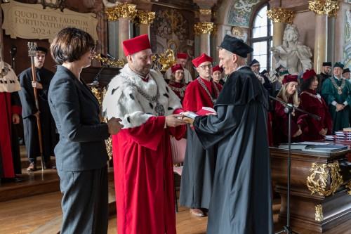 inauguracja uczelni artystycznyc2024/25