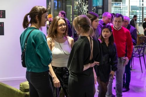 Love + Time: międzynarodowa wystawa grupowa