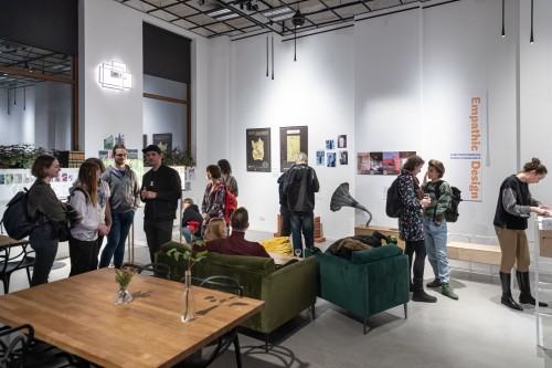 Wernisażu wystawy Emphatic Design vol. 4 w galerii Sztuka na miejscu, fot. Michał Pietrzak