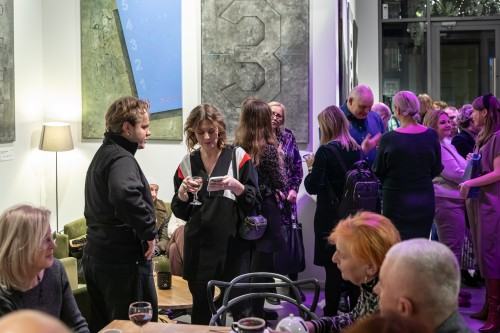 Sonia Ruciak, Przywilej obecności