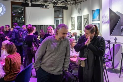 Sonia Ruciak, Przywilej obecności