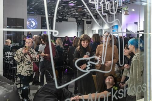 Sonia Ruciak, Przywilej obecności