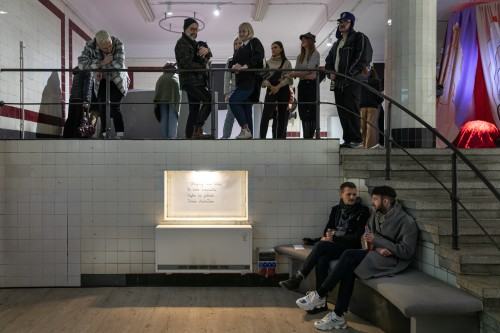 Wernisaż wystawy Grupy Łono pt. Namaszczę się popiołem i zatańczę nad stołem