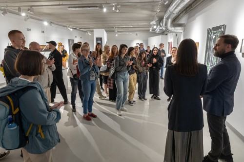 Wizja lokalna_oprowadzanie kuratorskie Wizja lokalna_oprowadzanie kuratorskie