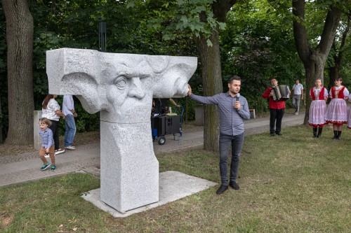 Otwarcie wystawy kończącej 9 Strzegomskie Biennale Rzeźby w Granicie