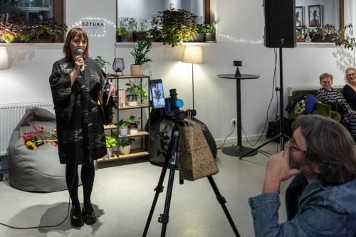 Otwarcie wystawy Magdaleny Wosik pt. Wierzę w wiersze, zdj. Michał Pietrzak