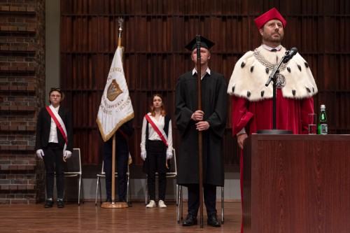 _mp_7949_0.jpg Uroczysta Promocja Doktorów i Doktorów Habilitowanych Sztuki Uczelni Artystycznych Wrocławia 2022