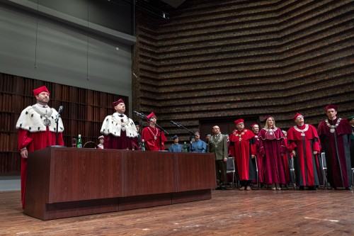 _mp_7950_0.jpg Uroczysta Promocja Doktorów i Doktorów Habilitowanych Sztuki Uczelni Artystycznych Wrocławia 2022