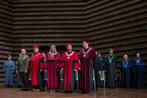 _mp_7963_0.jpg Uroczysta Promocja Doktorów i Doktorów Habilitowanych Sztuki Uczelni Artystycznych Wrocławia 2022