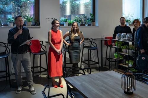 Otwarcie wystawy Soni Ruciak i Marceliny Groń pt. Miejsca związane w Galerii Sztuka na miejscu, zdj. Michał Pietrzak.