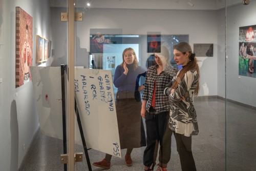 Równość Różność 2024_ Postument