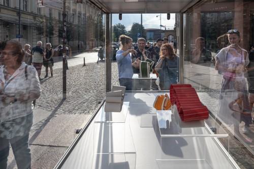 Otwarcie wystaw ceramiki: Folding in motion Simchy Even-Chen oraz Jeleń lub Chmura Velimira Vukićević’a w Glass Box na ul. Świdnickiej we Wrocławiu, XIV FWT Otwarcie wystaw ceramiki: Folding in motion Simchy Even-Chen oraz Jeleń lub Chmura Velimira Vukićević’a w Glass Box na ul. Świdnickiej we Wrocławiu, XIV FWT